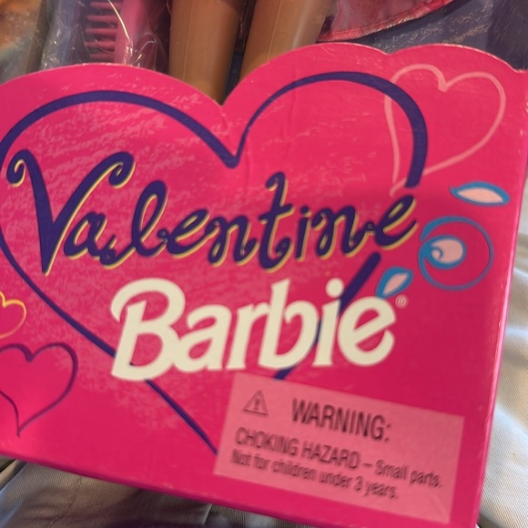1997 Valentine Barbie - Picture 3 of 6